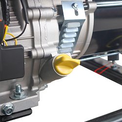 Однофазный электро бензо генератор Fubag BS 7500 (7 кВт, ручной запуск, 3 розетки)