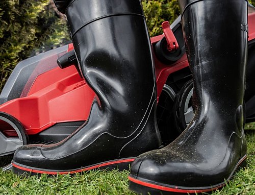 Лучшие несамоходные газонокосилки