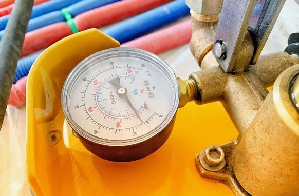 Как пользоваться ручным опрессовщиком и зачем он нужен