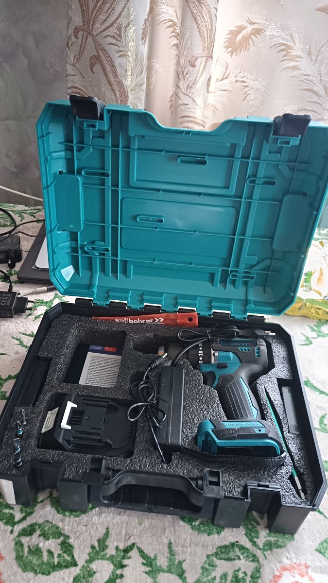 Бесщеточная ударная дрель-шуруповерт Grower DYS02, патрон 10 мм, 21v (под Makita LXT), 2.6Ah аккумулятор 2 шт, в кейсе в Иваново