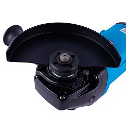 Угловая шлифмашина Sturm AG95151P (диаметр диска 150 мм, 7500 оборотов/мин, вес 3.4 кг, набор комплектующих)