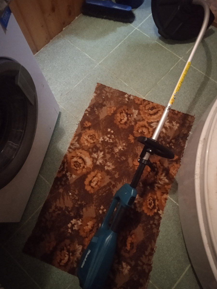 Электрический триммер для травы Makita UR3500 (0.7 кВт двигатель, гибкий вал, леска) в Ярославле