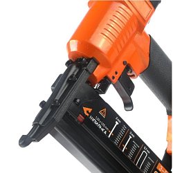 Пневмостеплер Patriot ANG 210R 3 в 1 (давление 7 атм, ширина скобы 5.7 мм, длина 13-40 мм)