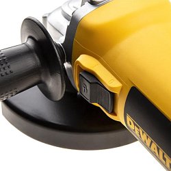 Угловая шлифмашина DeWalt DWE4119 + Подарок рулетка Stanley Tylon (5м х 19мм)