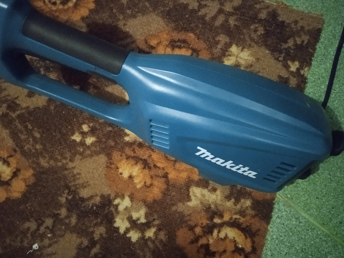 Электрический триммер для травы Makita UR3500 (0.7 кВт двигатель, гибкий вал, леска) в Ярославле