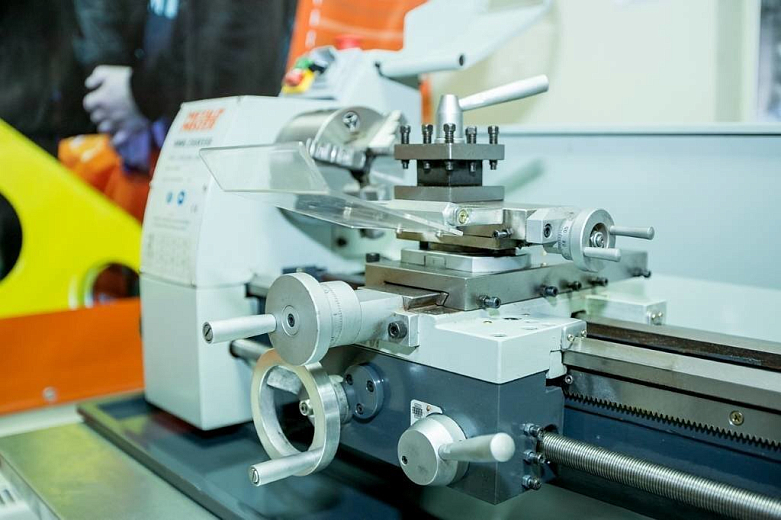 Устройство токарного станка