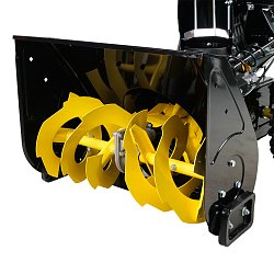 Самоходный бензиновый снегоуборщик Champion ST556 (ширина захвата 56 см, мощность двигателя 5.5 л. с.)