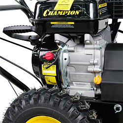 Самоходный бензиновый снегоуборщик Champion ST556 (ширина захвата 56 см, мощность двигателя 5.5 л. с.)