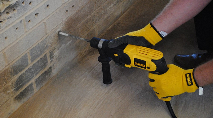 Отличия перфоратора с горизонтальным и вертикальным двигателем