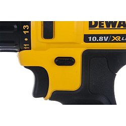 Аккумуляторная дрель-шуруповерт DeWalt DCD710 S2