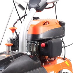 Бензиновая подметальная машина Patriot S 610 P (мощность 5.5 лошадиных сил, ширина 1000 мм, колеса)